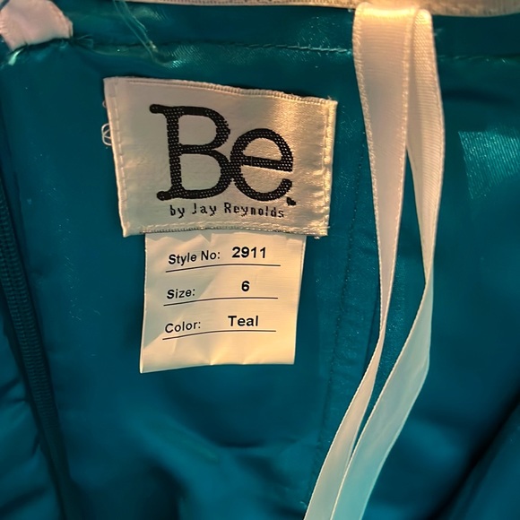 NWT Turquoise long dress. Size 6 - Picture 3 of 6